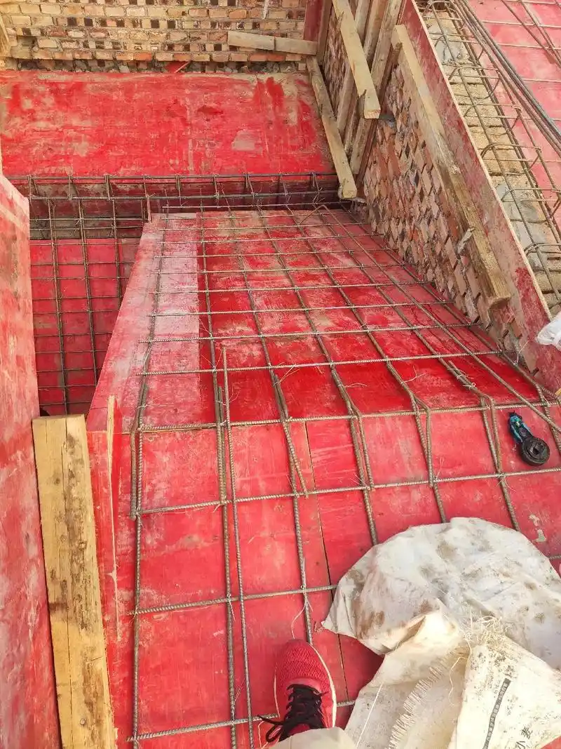 带高端平台的楼梯钢筋怎么做.