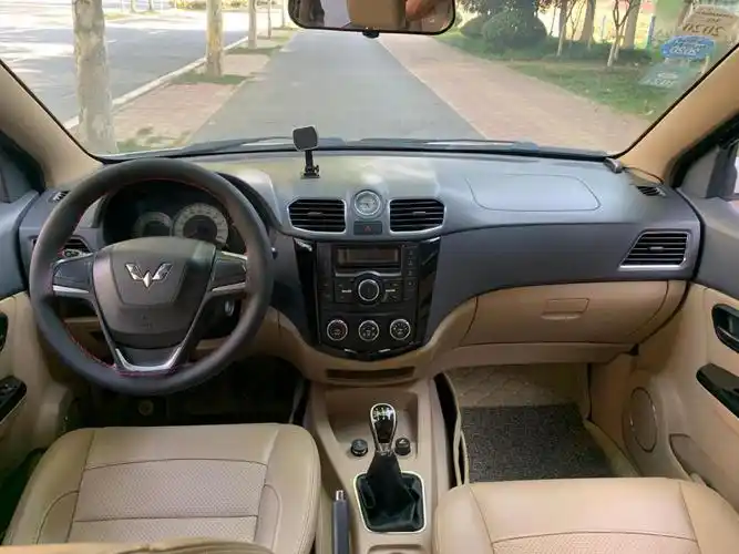 五菱 五菱宏光  2014款 1.5l s舒适型图片