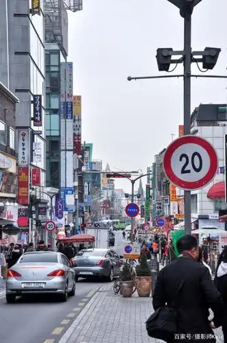 摄影师实拍韩国首尔街头,杂乱不堪让人感慨:这就是发达国家?