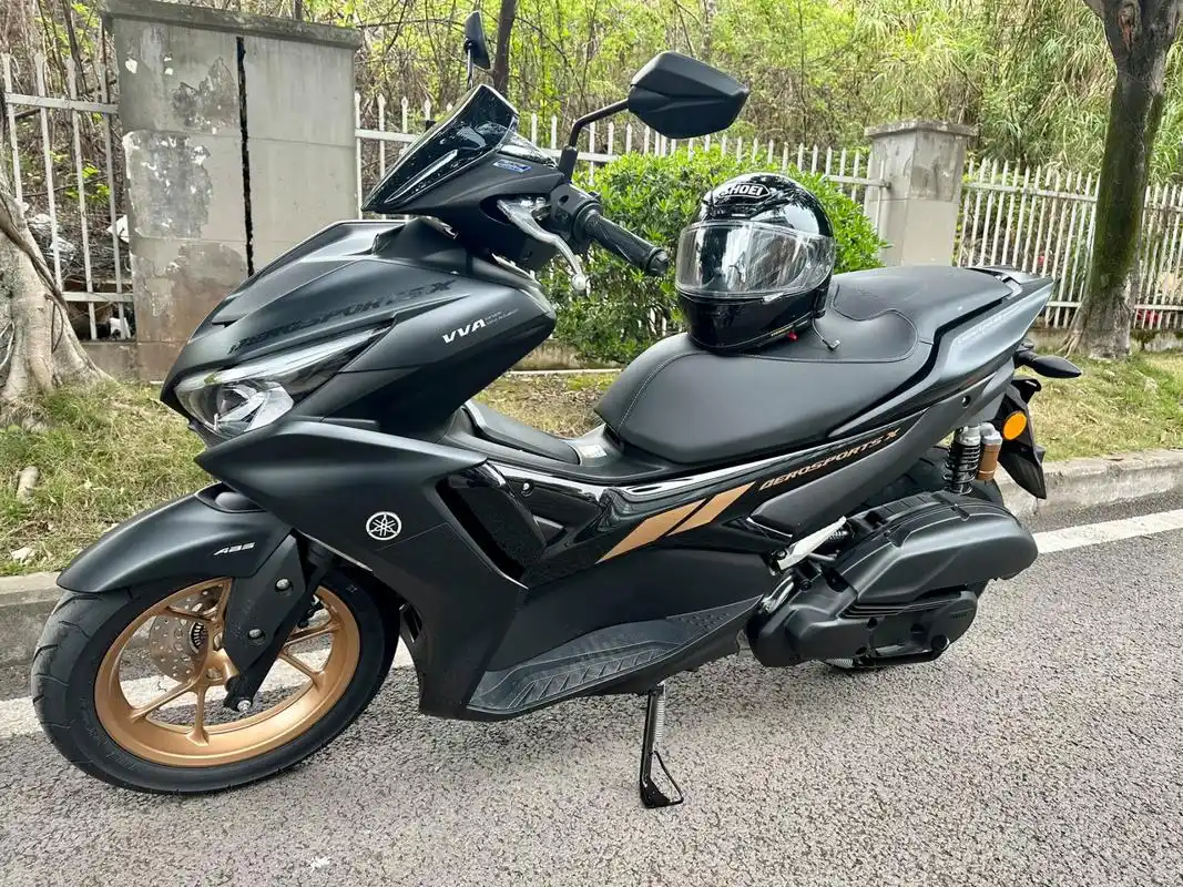 雅马哈nvx155 等待一个半月,终于到了.两万五千八,后轮是鼓刹.