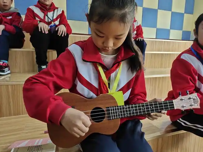 玩转尤克里里"变身"艺术小清新