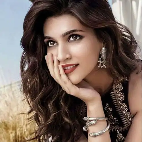 比利时11名华丽的宝莱坞冉冉升起的女演员