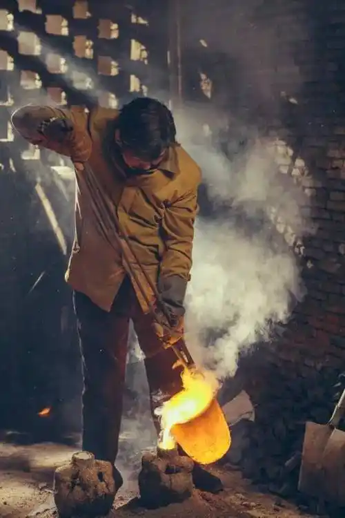 传奇| 8 年闭关,小铜匠逆袭成大师!