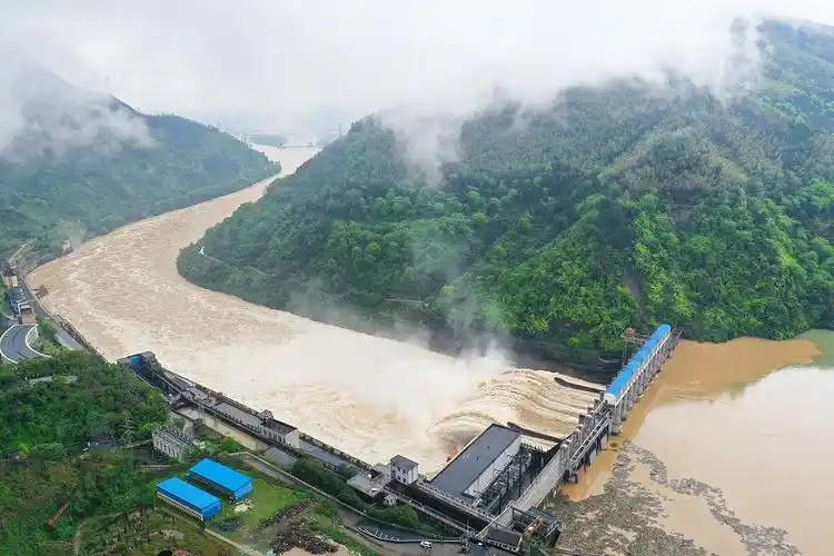 湖南永州双牌水库开闸泄洪