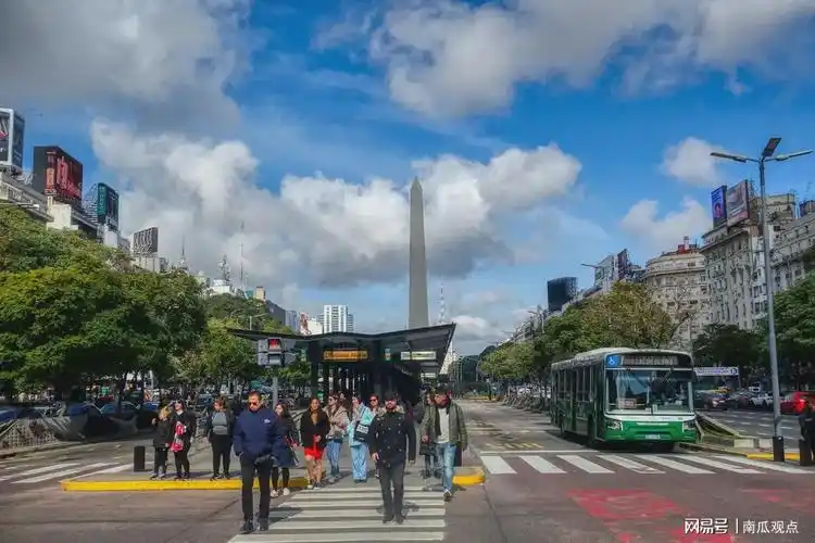 6715:仔细研究阿根廷布宜诺斯艾利斯的各种地方,有巴勒莫,有