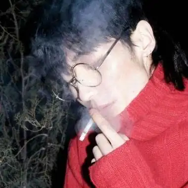 非主流男生帅气黑白抽烟头像大全