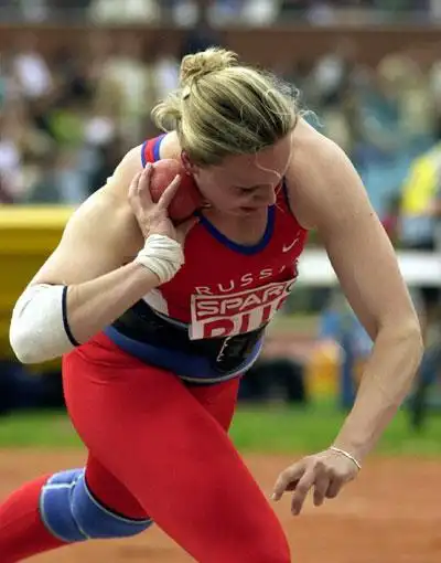 女子铅球(女子铅球重量)