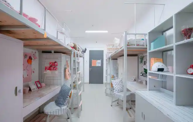 第一名:厦门大学厦门大学不仅是全国最美校园之一,大学宿舍的环境也是