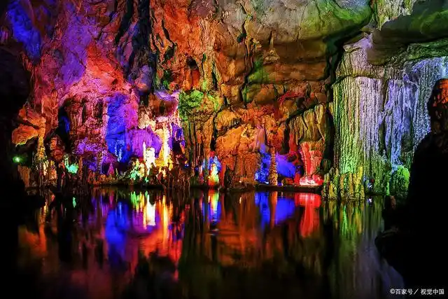 了解七星岩的位置,它位于广西桂林七星公园内普陀山腹,是一处地下溶洞