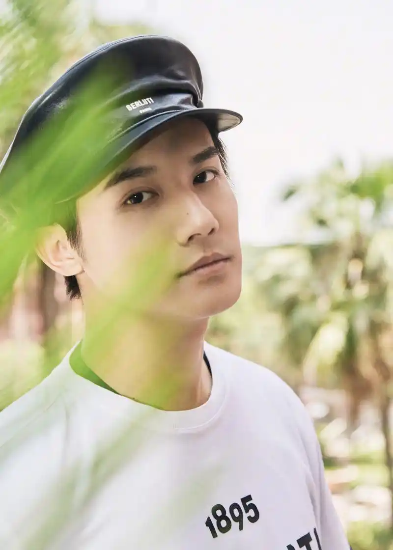 周雨彤后援会携全体小芋头祝演员郑业成,愿你星光