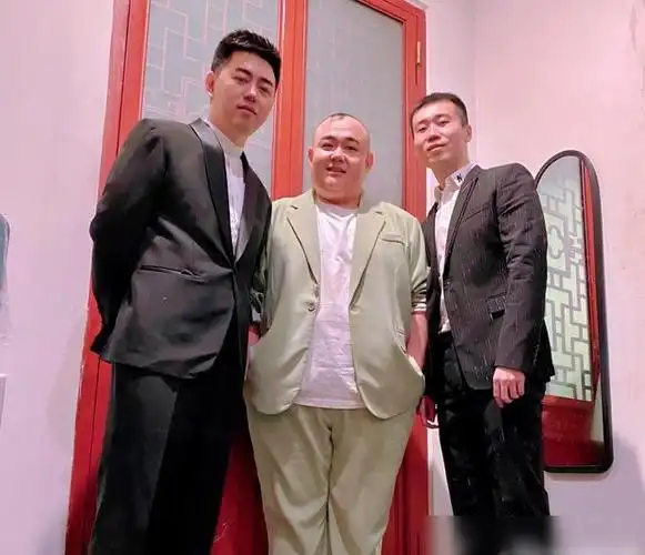 张云雷的大哥孔云龙的孪生兄弟冯照洋身怀绝艺静待时机