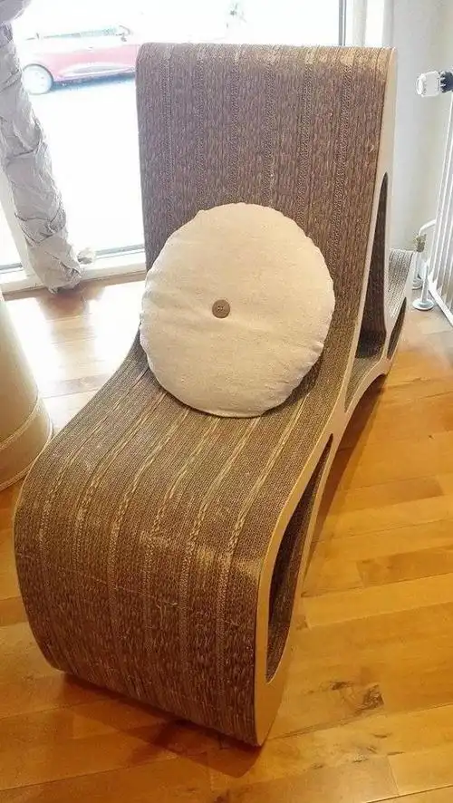 瓦楞纸做成的躺椅