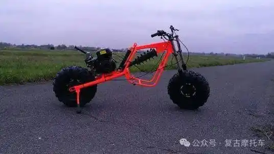 从照片我们能看得出,这台车的主要框架是一个正常的摇篮式摩托车车架