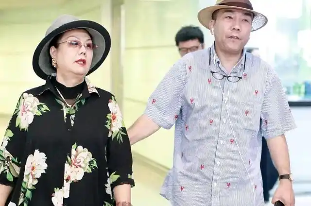 杨议的感情生活,戏里面有这么多"老婆",现实中最爱的还是她