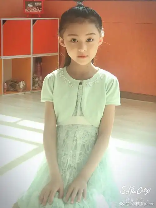 周漾玥年龄:10岁主要作品:《小戏骨:红楼梦之刘姥姥进大观园》等.