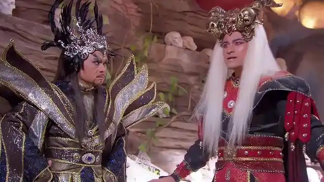 活佛济公:乾坤洞主是越来越弱,搞得陈亮是越来越强,这什么逻辑-影视综