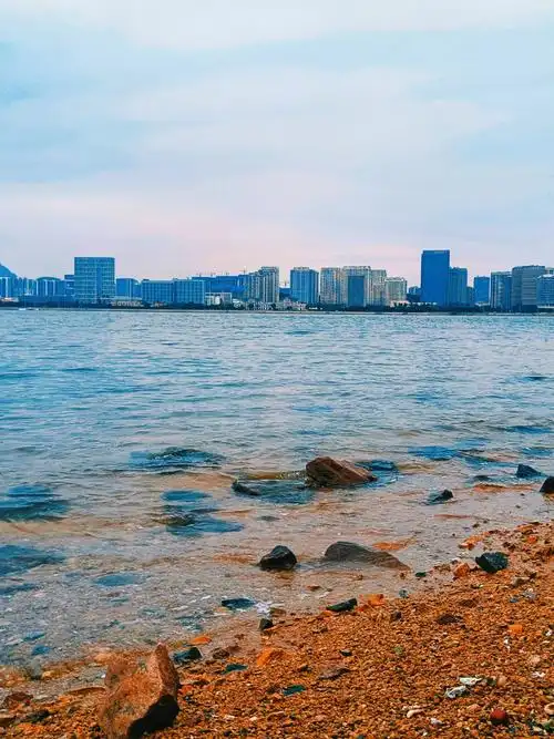 拍照不错,就是天气有点差了大家可以去拍拍奥#青岛  #唐岛湾公园