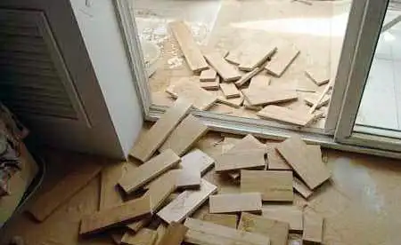 剩余地板当做废料处理或者回收,但实际上,这些边角料完全可以利用起来