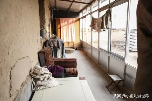 鲁北农村92岁大爷住着60年前的土房子,干农活,家里的老物件稀罕