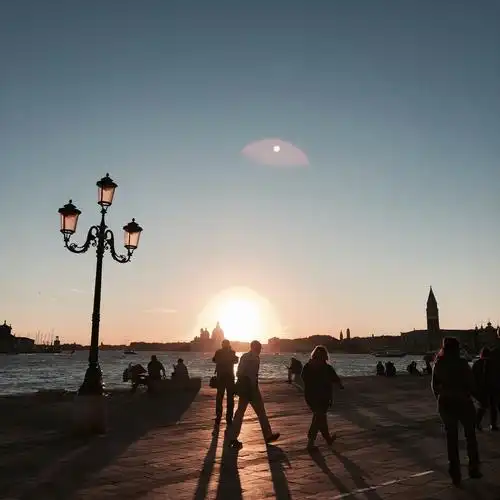 威尼斯的落日 城市落日余晖图片