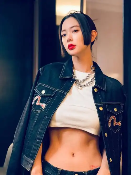 克拉拉 李成敏 in evisu# clara 告诉您:不要小瞧穿oversize的女生哦