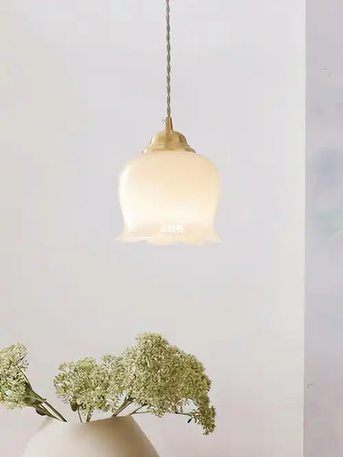 树脂小吊灯简约艺术美感