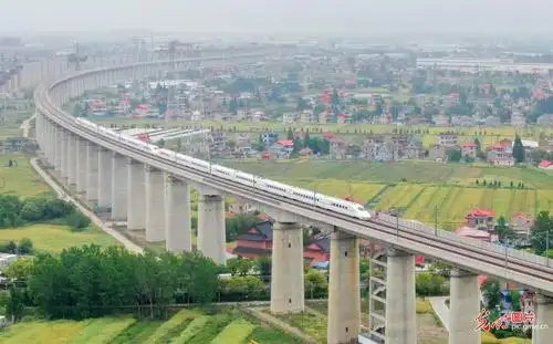 通沪铁路首跑重联动车组试验列车