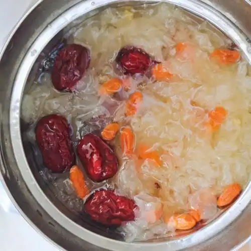 红枣枸杞银耳汤