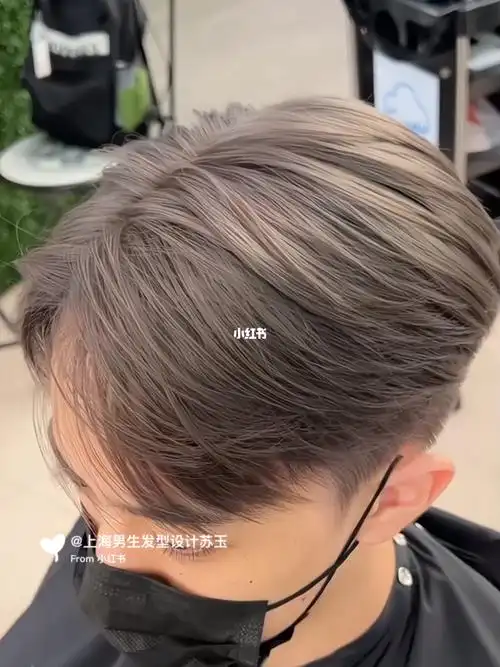 2022男生发色推荐 奶茶棕灰色 时尚又有质感的发色