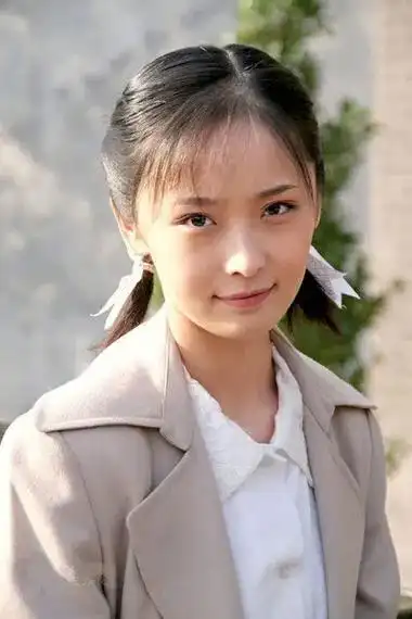 李曼.409 出生于辽宁省鞍山市的李曼,是中国内地女演员,代 - 抖音