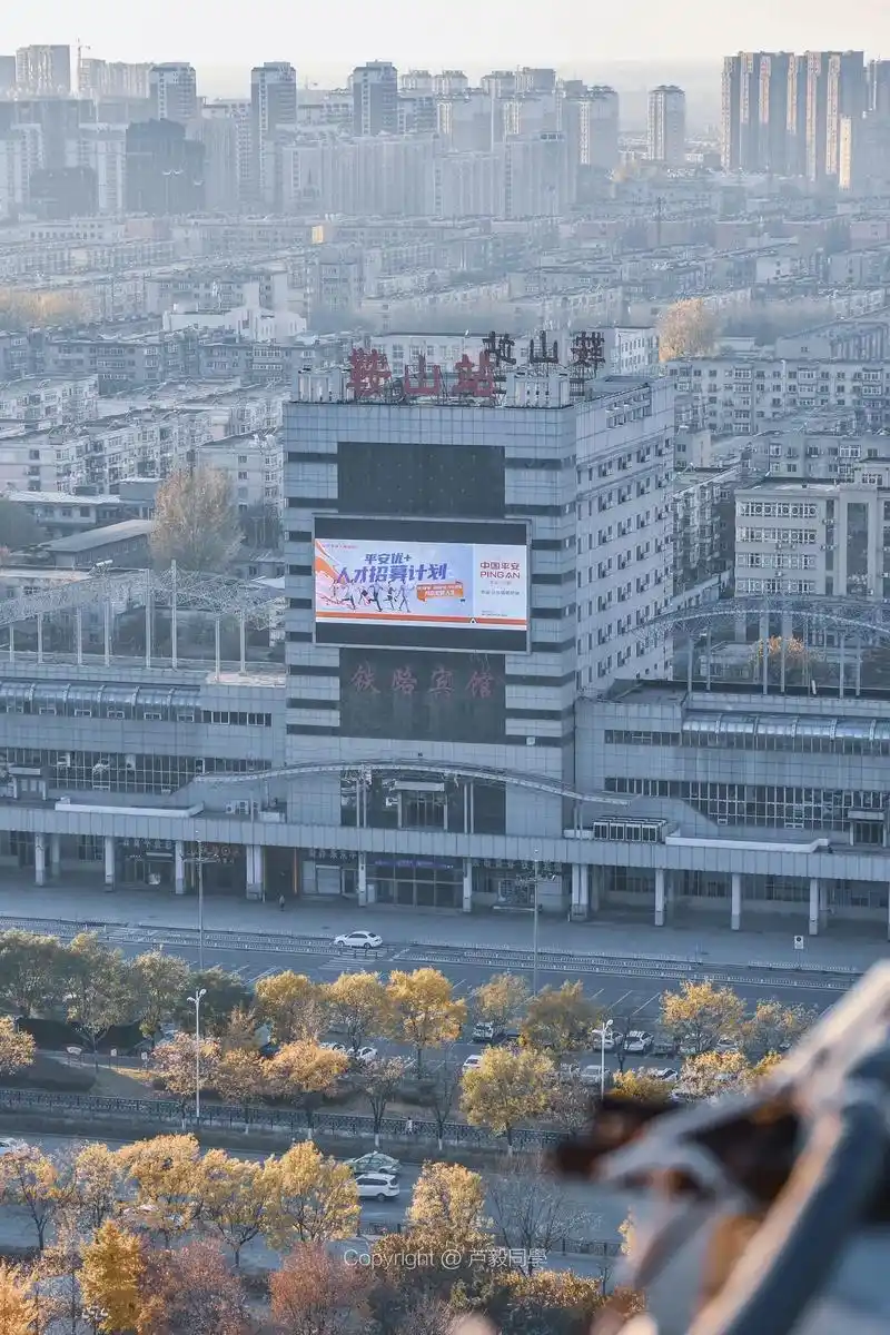 鞍山 车站有两个最感人的地方,一个是入口,一个是出口,一个 - 抖音