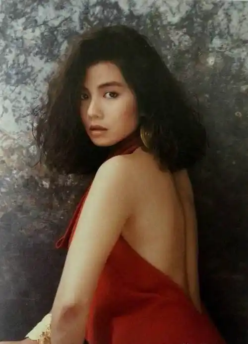 62岁钟楚红罕见露面,网友:这是什么神仙颜值啊_香港_自然_样子