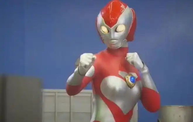 奥特曼:被虐的最惨女奥特曼盘点,皮套被撕碎,网友:太粗鲁了!