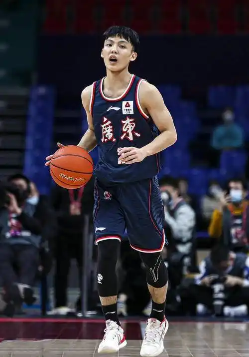 徐杰接受新华社专访:把身高变优势,提升责任感,为广东队做贡献