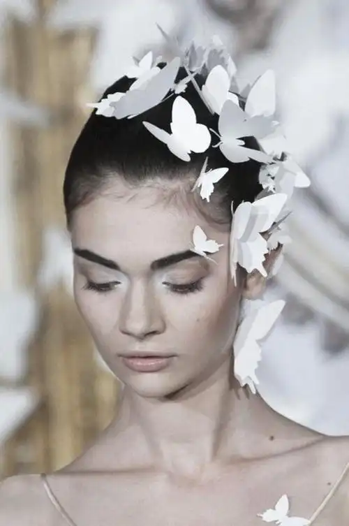 蝴蝶元素场景刻画和服饰搭配等也适用码