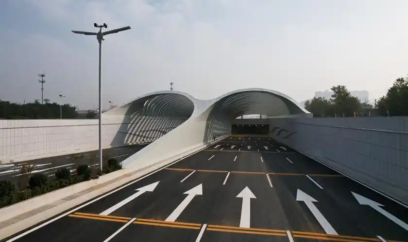 河北石家庄双向10车道市政隧道建成通车_北京日报rss订阅