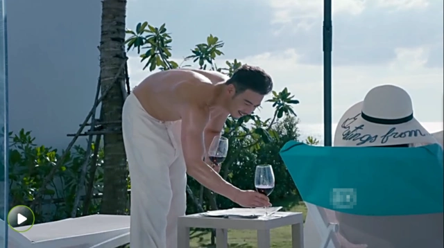 杨烁花样撩刘涛,两集换了十套衣服,最诱人的还是满身肌肉