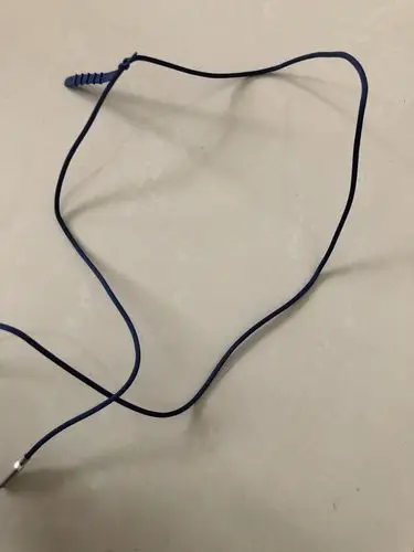 求大神p一个剪断数据线的图片,供君选择,在线等