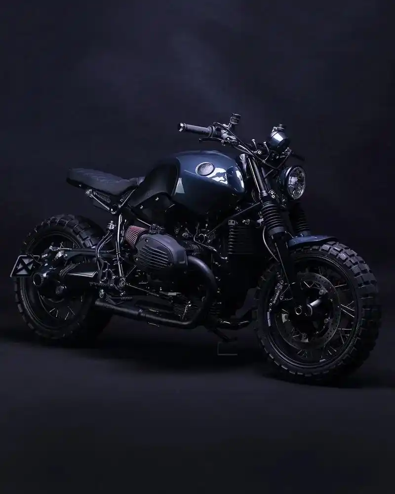 孤独且自由,潇洒且快乐 #复古摩托 #热爱改装分享 #风和自 - 抖音