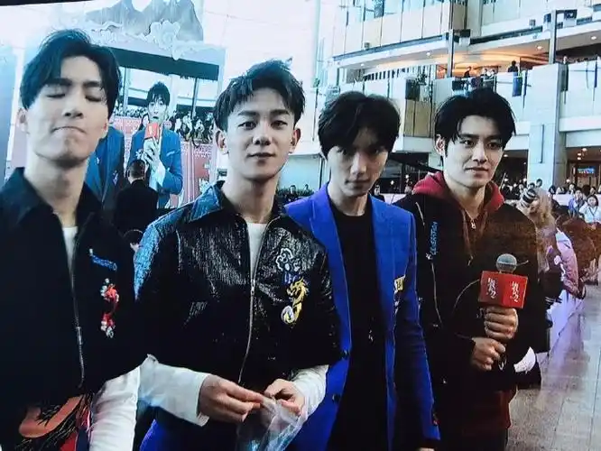 【#捉妖记2#幸胡大典】 x玖少年团也是本次新捉妖天团的重要人物