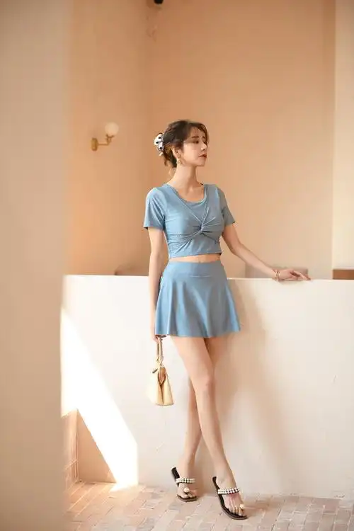 2021年卡姿瑶新款泳衣上市