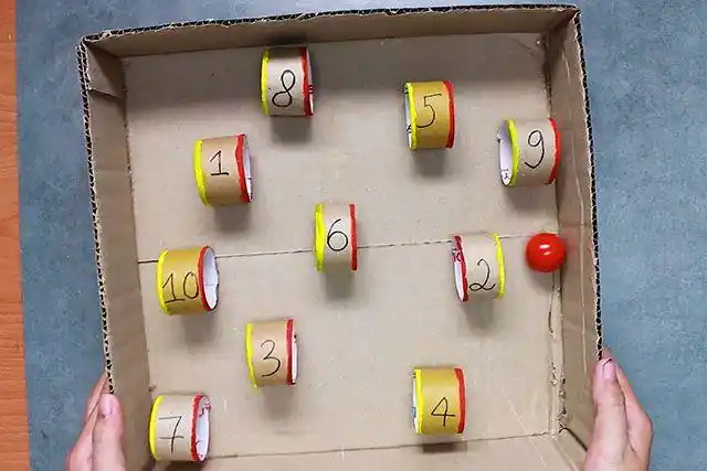 用纸盒子自制儿童滚珠玩具,锻炼手眼协调能力(步骤图解)