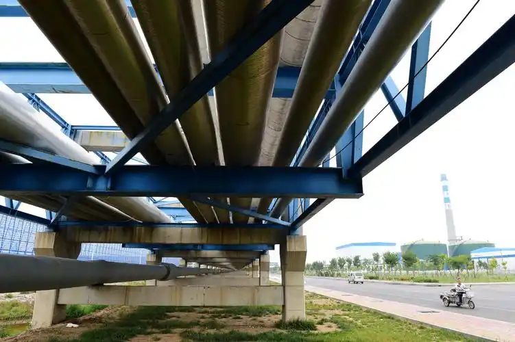 到企业的无缝对接,东营港建成了30公里的公共管廊带工程(7月17日摄)