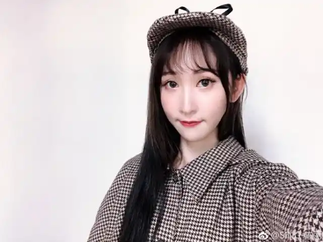 sing-陈丽格子套装演绎新时尚,女神自拍超级嗨!