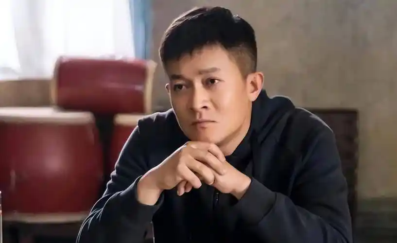 杨志刚:男舞者出身却成演员,曾因拍戏导致烧伤,重度抑郁_表演_郭靖宇