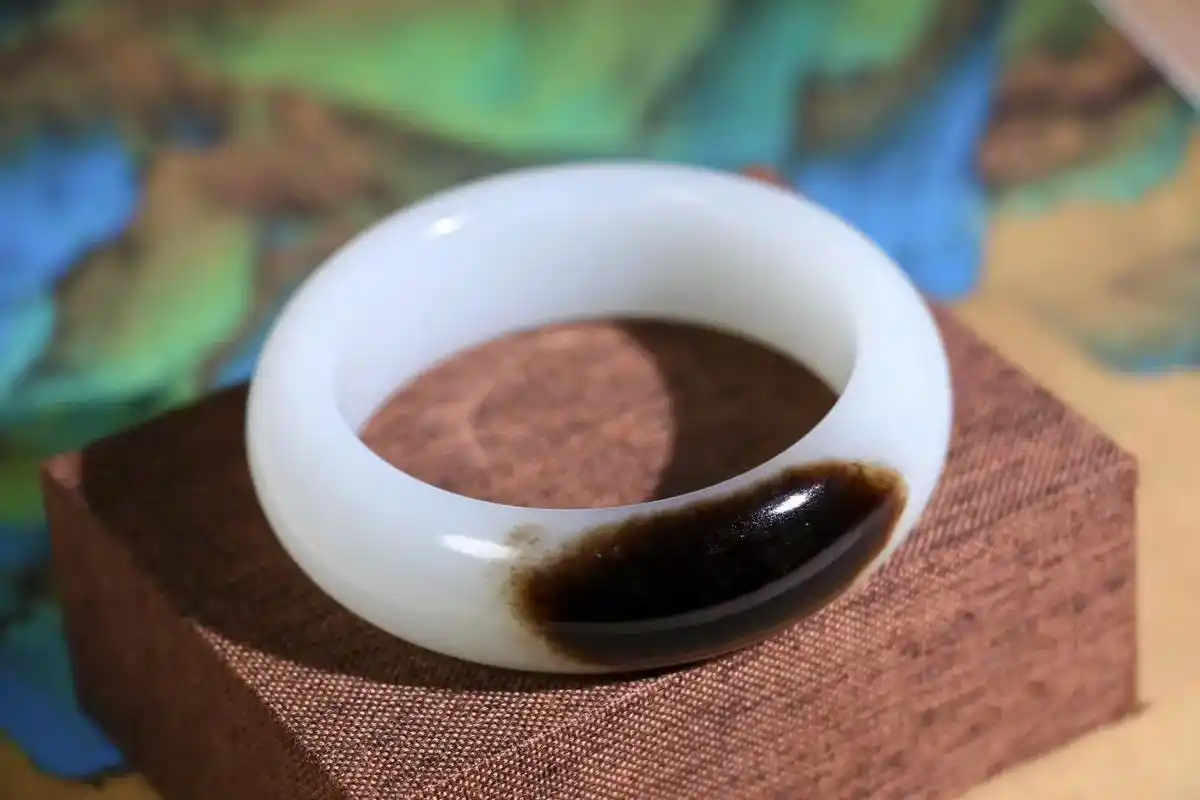 和田玉黑皮手镯.玉伴一生.手镯 圈口56尺寸19*10mm重 - 抖音