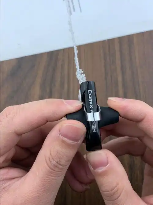 用中性笔做的蛛丝发射器,这也太帅了吧!