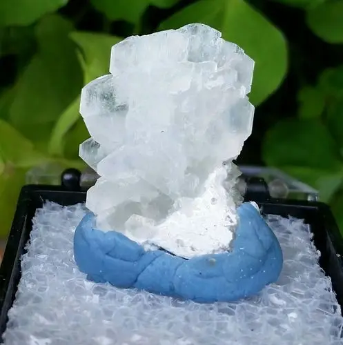 钠长石聚片双晶