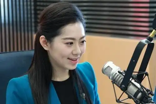 林溪,中央广播电视总台央广中国之声主播,现主持《全国新闻联播》