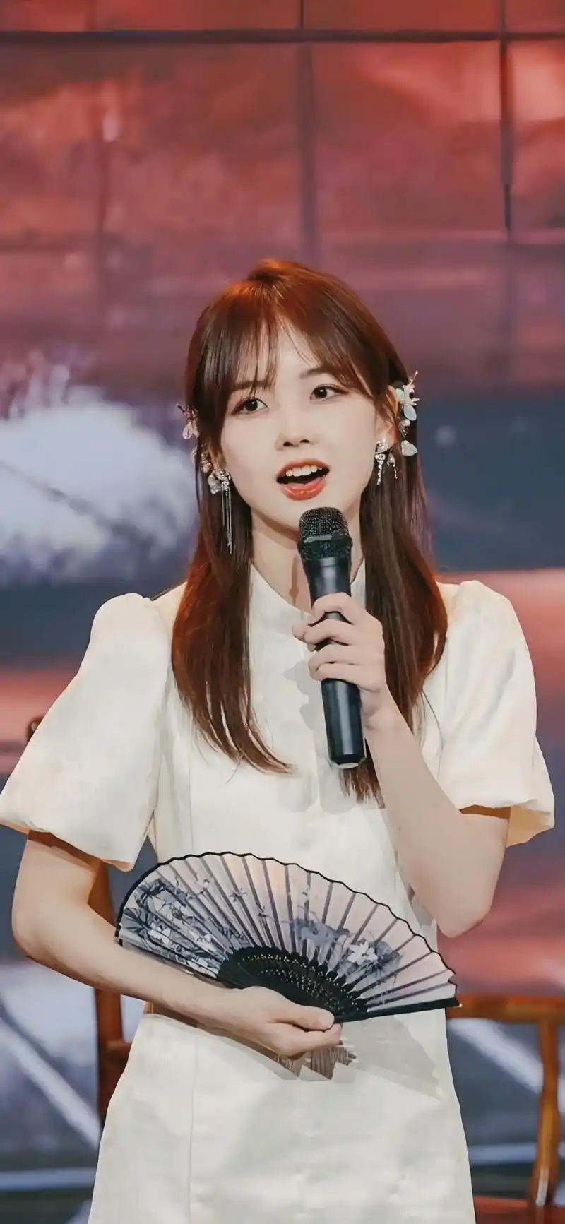 冰冰大胜利@侯吼吼吼 #王冰冰 #笑容最治愈的女孩 #甜妹 - 抖音